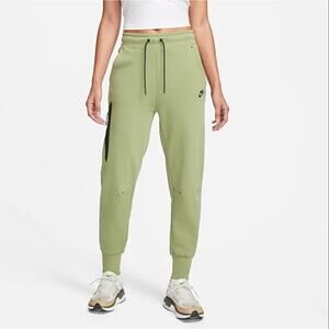 Nike Sportswear Tech Fleece Joggers Green Joggers Womens Medium CW4292-334 *READ